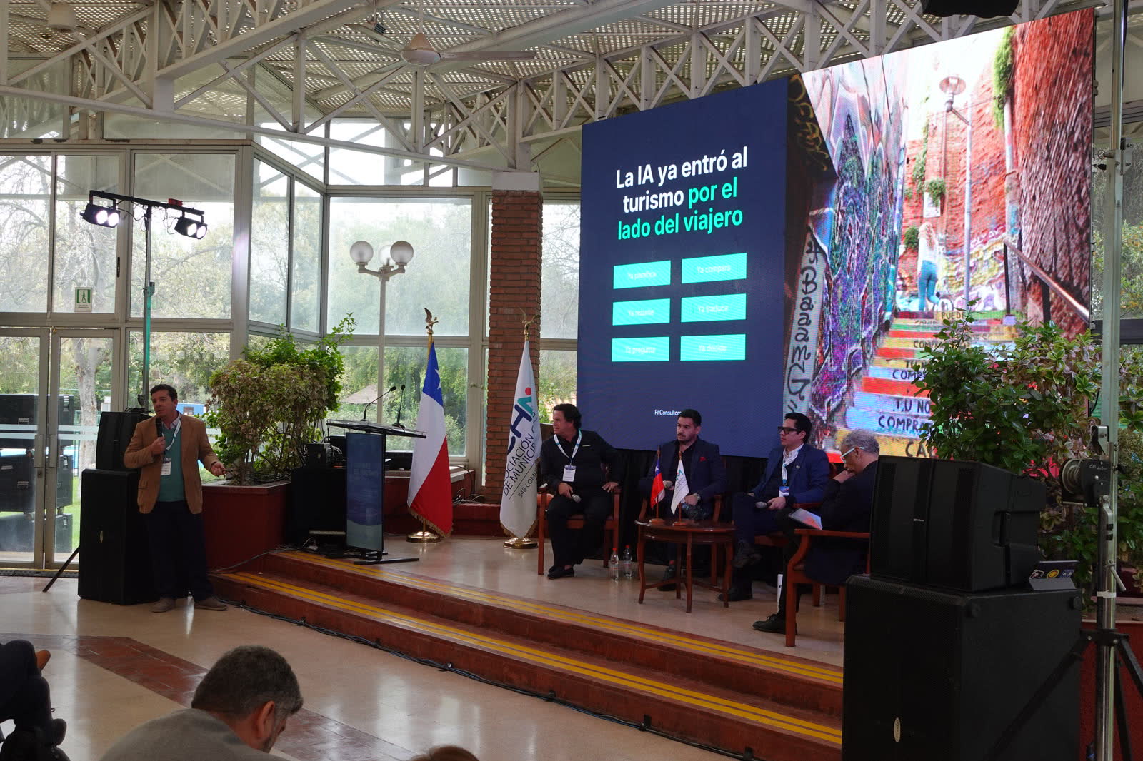 Panel sobre inteligencia artificial y turismo en la Cumbre de Turismo 2026 en Pirque